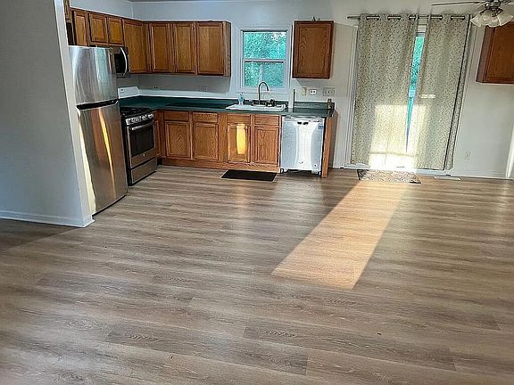 4th image of 4812 Howard St