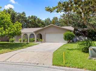 8164 Coachlight Cir, Seminole, FL 33776