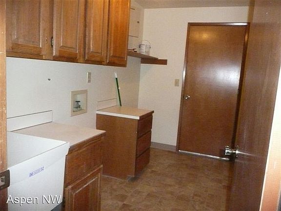 5th image of 2926 E Bay Dr NW