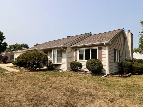 202 Belmont Dr, Romeoville, IL 60446