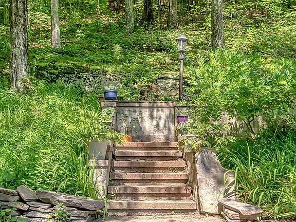 Stairs leading to apartment