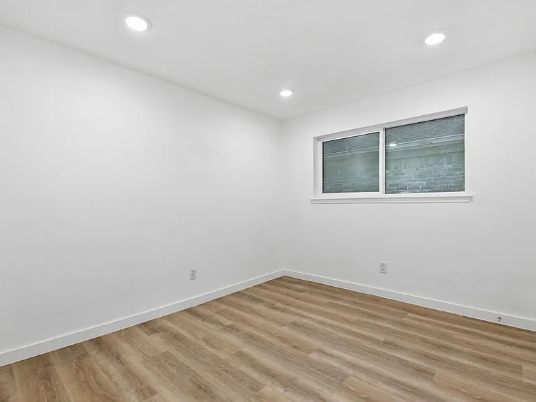 6718 Deer Ridge Ln — Photo 12