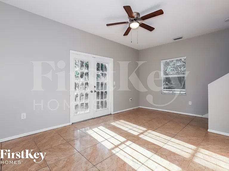 2916 N Jefferson St — Photo 2