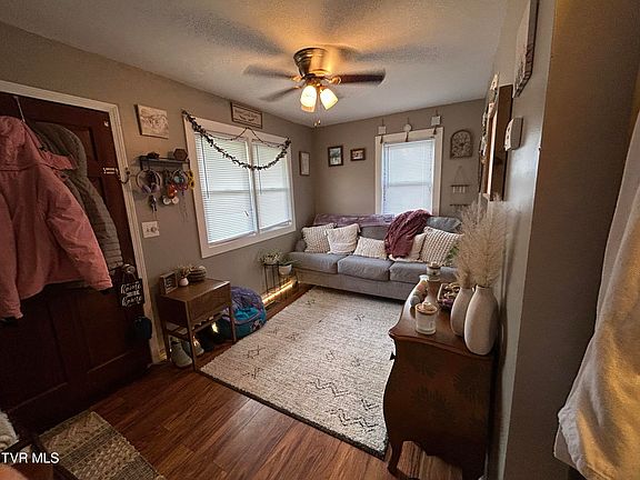 4th image of 257 Lynn Rd