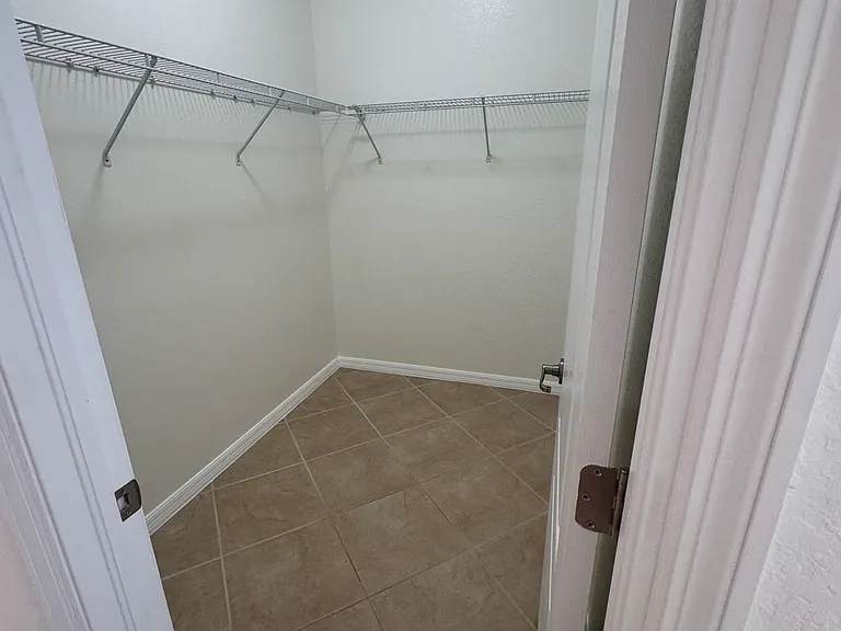 Master Closet 2 of 2 - HERS