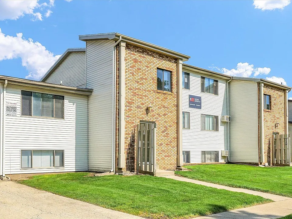 714 Arcadia Dr