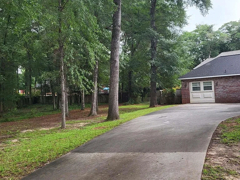 406 Royal Crest Cir — Photo 3