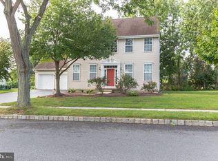207 Sharps Ln, Hamilton, NJ 08610
