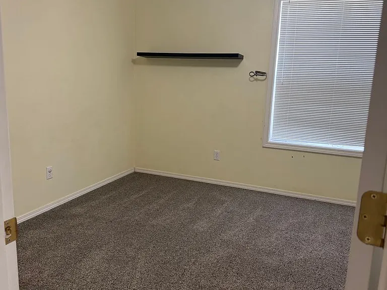 1311 Keystone Loop NE — Photo 31