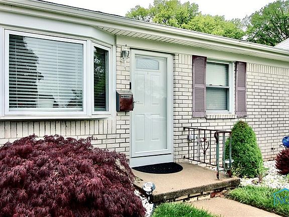 2nd image of 6133 Dellwood Dr