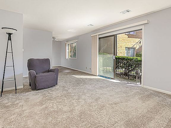 3rd image of 4913 W 109th St APT 102