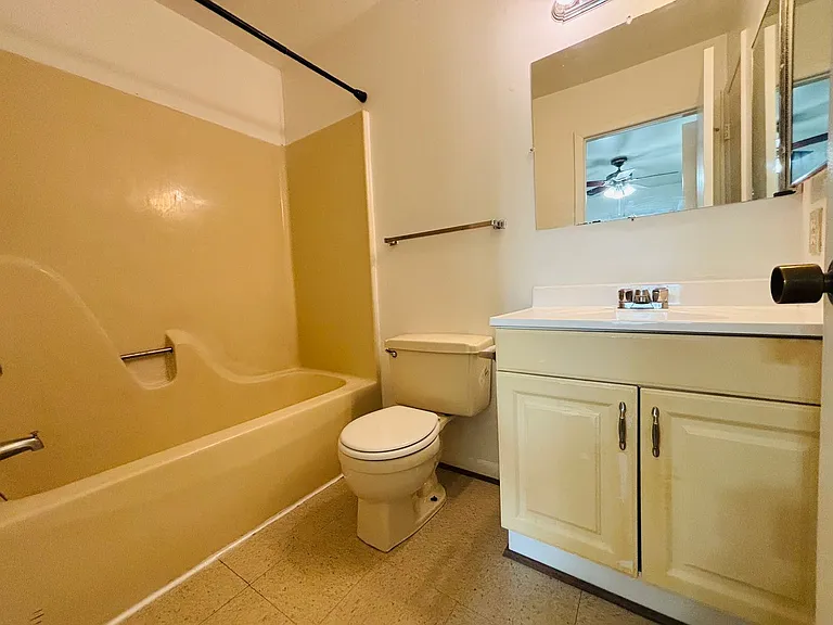 306 Shenandoah Cir — Photo 16