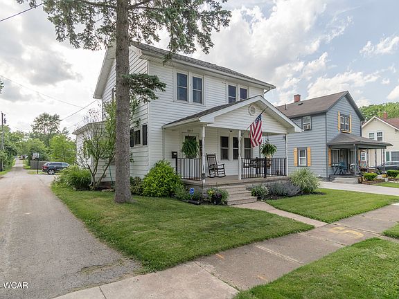 4th image of 1017 Broadway Ave