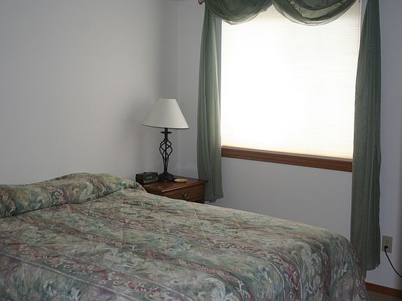 5th image of 920 N Wright Blvd