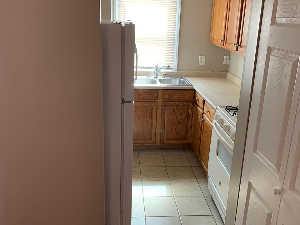 1st image of 466 Britnie Ct