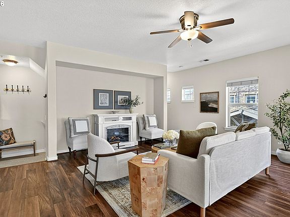 4th image of 778 NE Adwick Dr