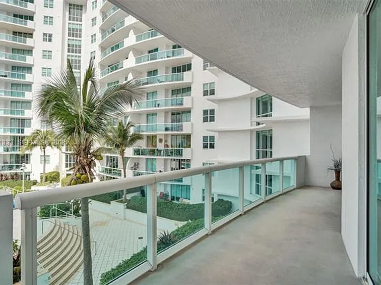 7900 Harbor Island Dr #704 — Photo 13