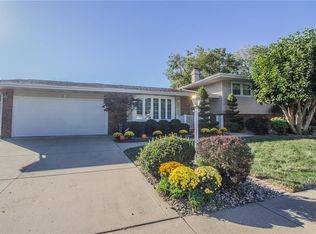 325 Linden Ln, Mattoon, IL 61938