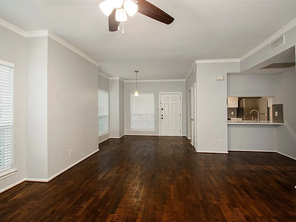 7151 Gaston Ave #1101