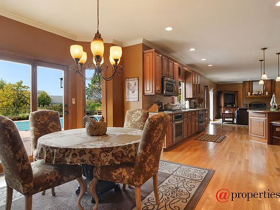 Kitchen / Breakfast Room