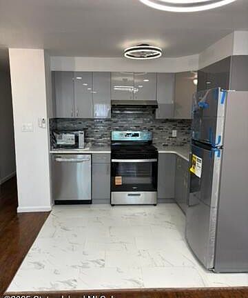3rd image of 56 Whitaker Pl #2