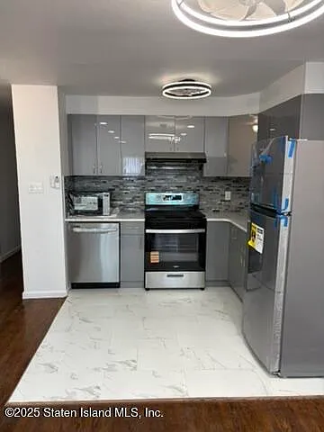 56 Whitaker Pl #2 — Photo 3