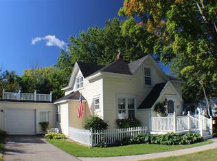 208 E Lincoln St, Charlevoix, MI 49720