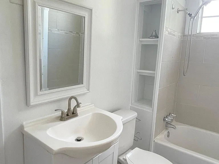 4620 Saint Charles Ave #H — Photo 11