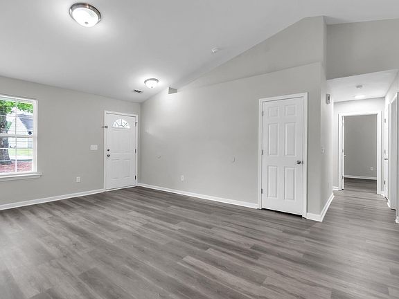 4th image of 208 Riverbreeze Rd