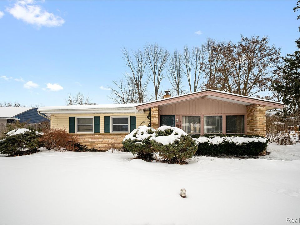 1st image of 29266 Southgate Dr