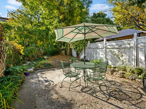 882 Park Place image 42 of 49