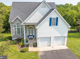 154 Mercedes Dr, Martinsburg, WV 25404