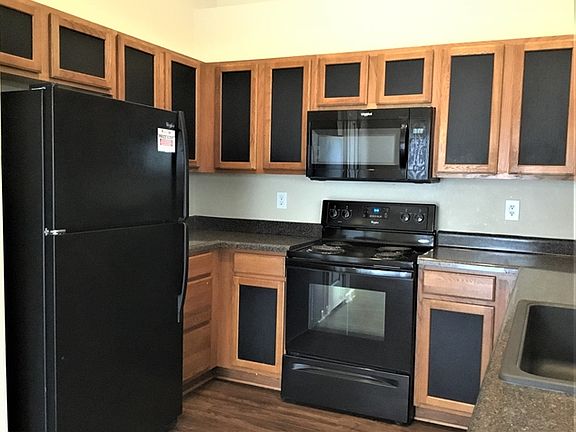 2nd image of 517 Lindsborg Trl
