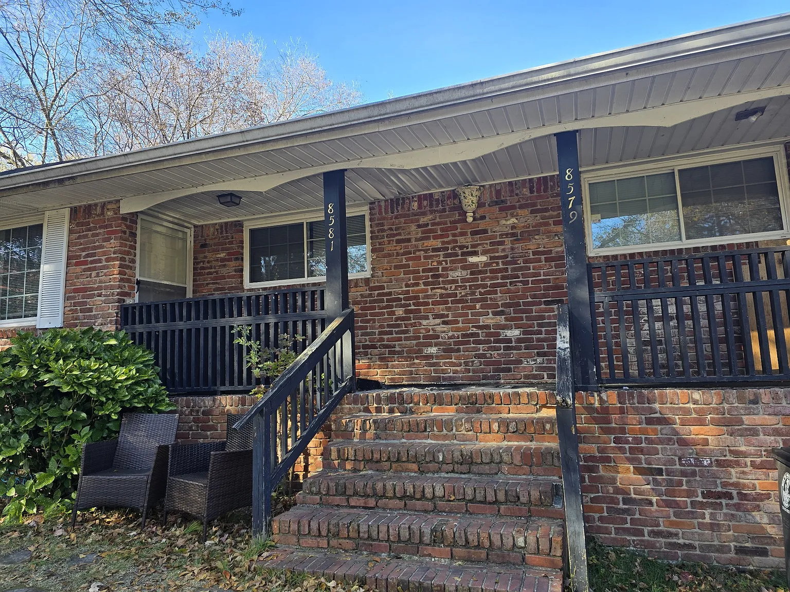 8579 Duncan St photo 1