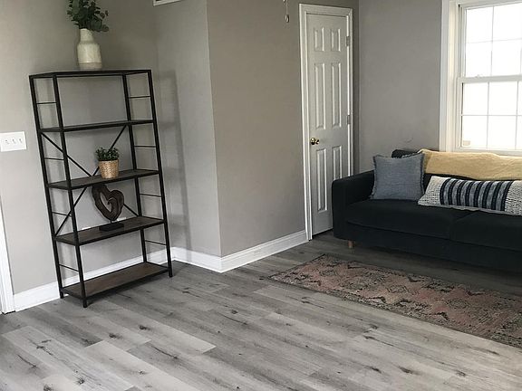 3rd image of 1722 Kahn Ave