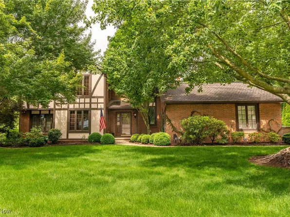 221 Winston Ave NE, North Canton, OH 44720