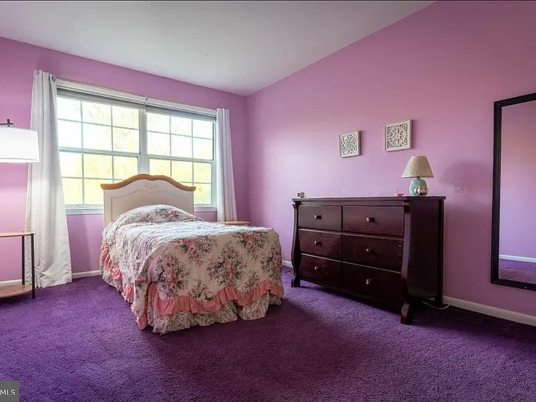 57 Brighton Ct — Photo 7