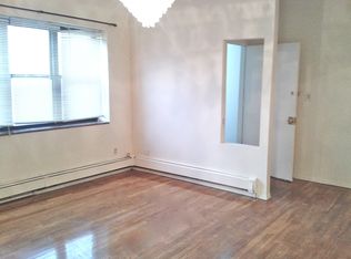 2380 32nd St, Astoria, NY 11105