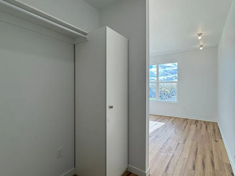 404 E Windsor Ct #1 — Photo 17
