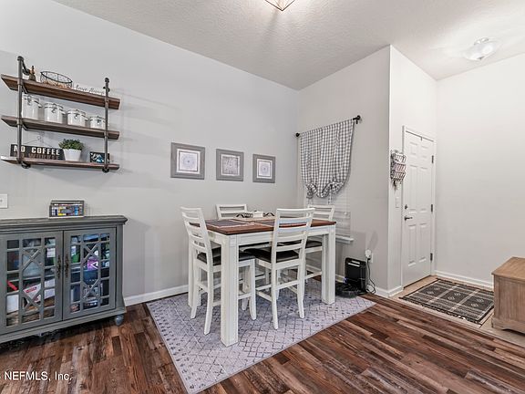 5th image of 208 LARKIN Place #108