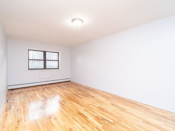 2nd image of 25-27 Crescent St #2R