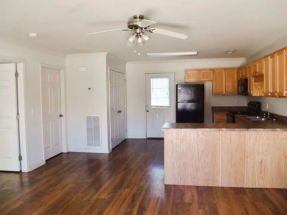 Oak Ridge Apartments