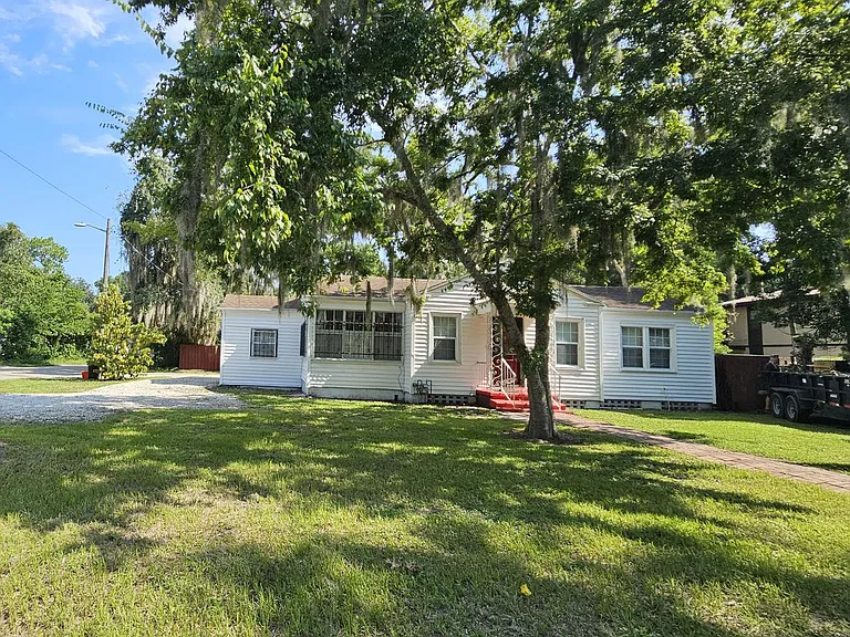 1822 NW 6th Ave — Photo 2