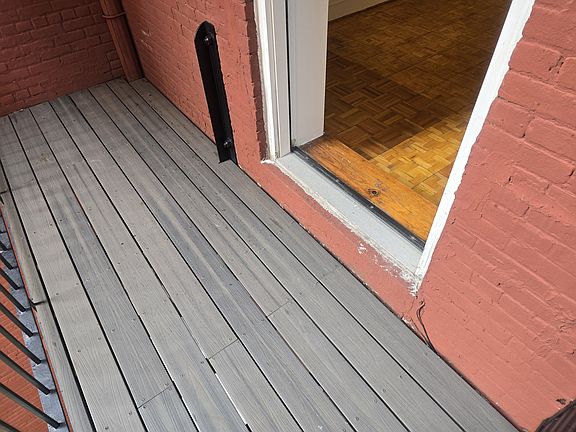 3rd image of 302 W 76th St APT 4D