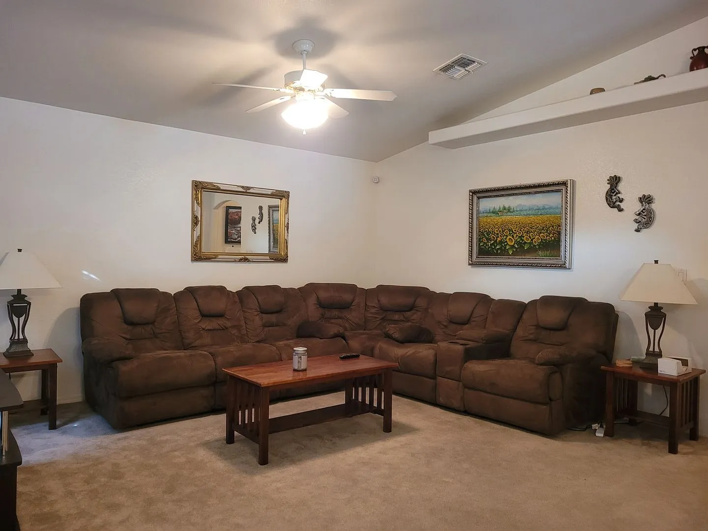 Charming 3-Bedroom Home with Spacious Yard in Rio Lomas — Photo 2