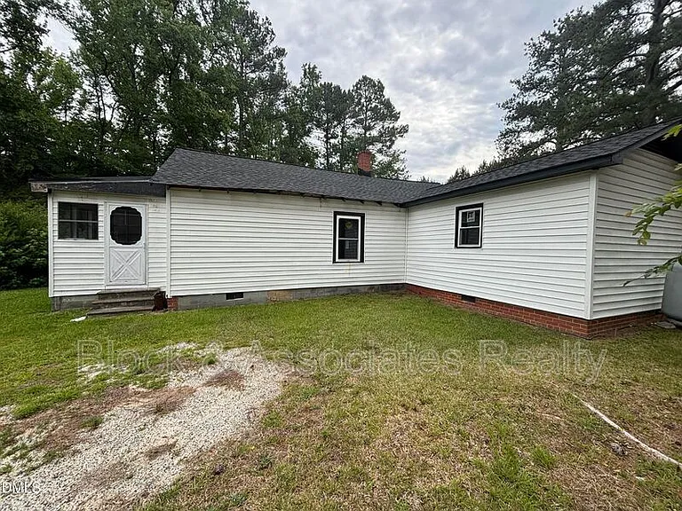 87 Robert Thompson Rd — Photo 9