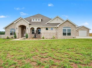 9018 S Pleasant Valley Rd, Gentry, AR 72734