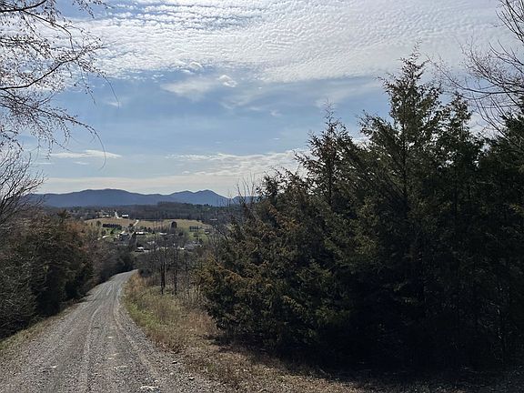 3rd image of Winterpark Ln