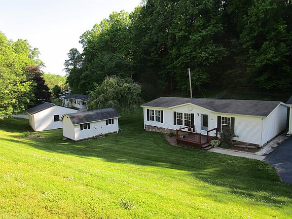 3rd image of 4525 Wayside Dr