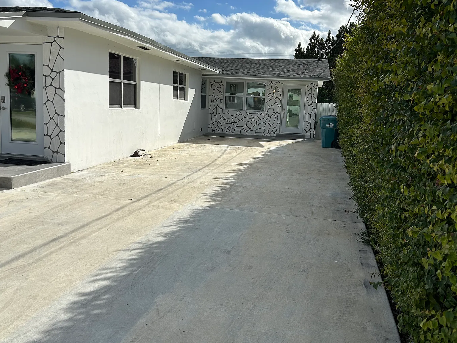 7334 SW 21st St — Photo 2